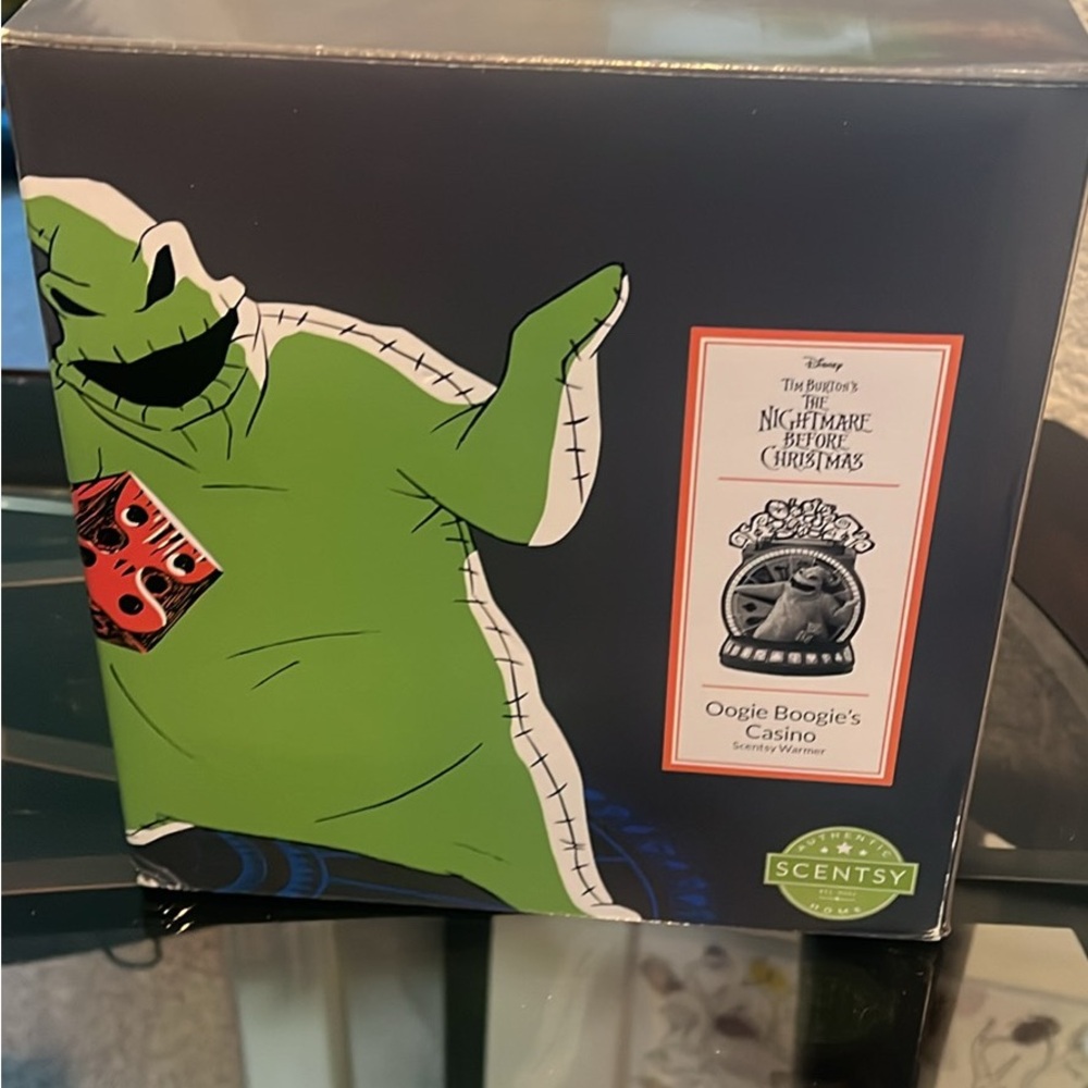 Scentsy Oogie Boogie's Casino Warmer - Vibrant Green and Bold Black